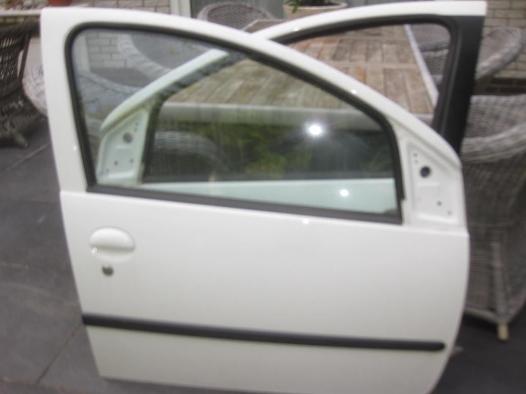 voorbumper, bumper ,deur, deuren, peugeot 107 , citroen c1, Ophalen of Verzenden, Voor, Peugeot, Bumper