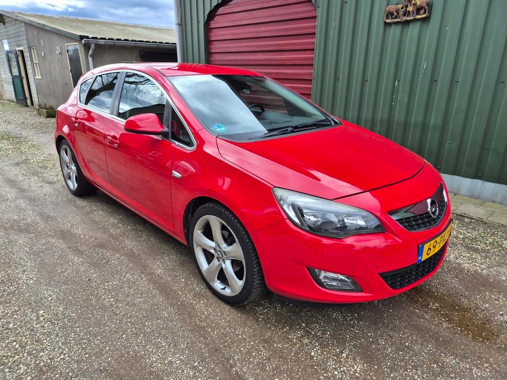 Opel Astra 1.4 Turbo Rood Veel Opties en extra’s, Auto's, Opel, 4 cilinders, Origineel Nederlands, Parkeersensor, Handgeschakeld