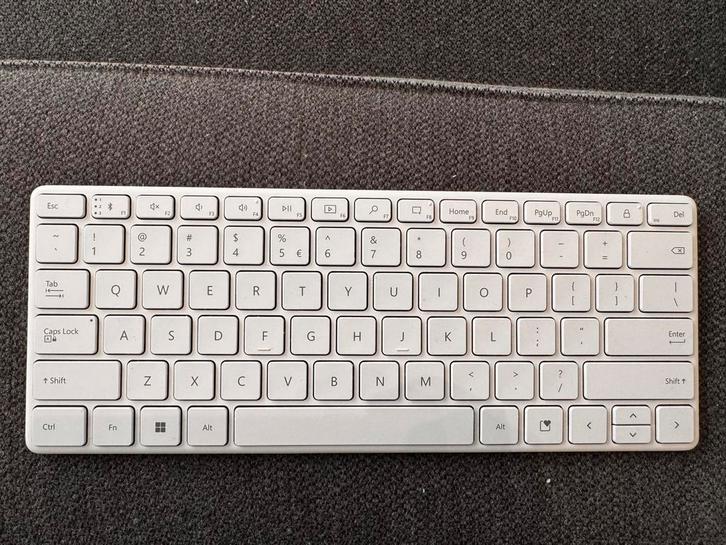 Microsoft Designer Compact Keyboard (Model 1954), Computers en Software, Toetsenborden, Zo goed als nieuw, Ophalen of Verzenden
