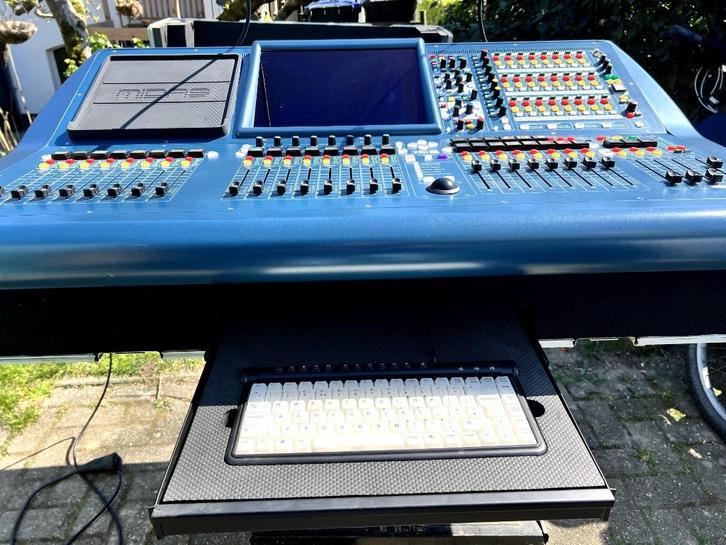 Midas Pro2 Full Size incl Flightcase, Muziek en Instrumenten, Mengpanelen, Zo goed als nieuw, 20 kanalen of meer, Microfooningang
