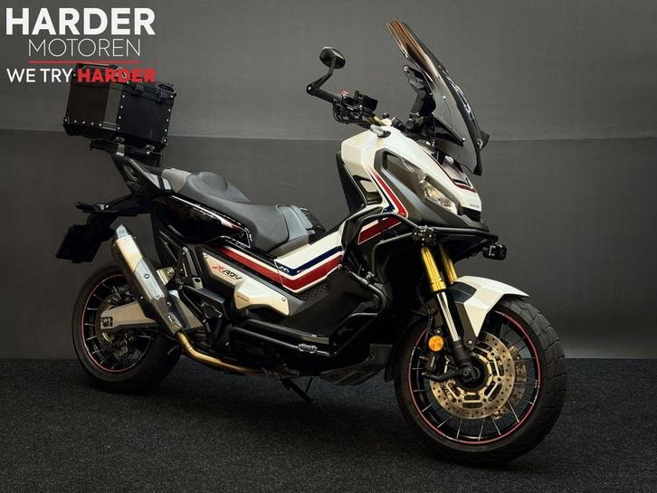 HONDA X-ADV/SPECIAL EDITION HRC/AKRAPOVIC/BOMVOL/GARANTIE!, Motoren, Motoren | Honda, Bedrijf, Scooter, meer dan 35 kW, 2 cilinders