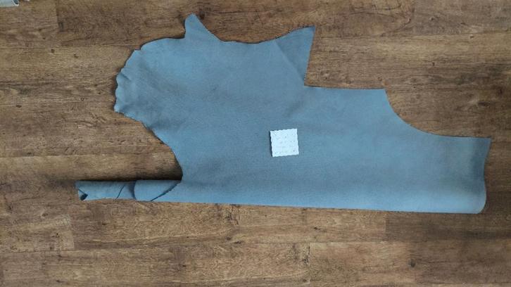 Echt Leer vel grijs met structuur, Hobby en Vrije tijd, Stoffen en Lappen, Nieuw, Leer of Kunstleer, 30 tot 120 cm, 200 cm of meer