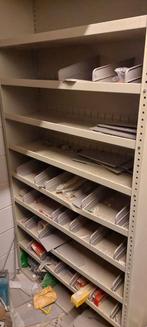 Twee Kasten: Vakkenkast & Legbordkast, Ophalen