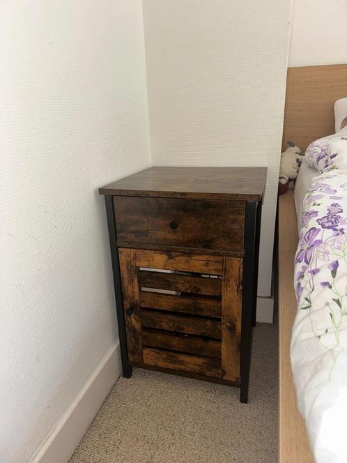 Night Stand, Huis en Inrichting, Tafels | Sidetables, Zo goed als nieuw, 25 tot 50 cm, 50 tot 100 cm, Vierkant, Eikenhout, Metaal