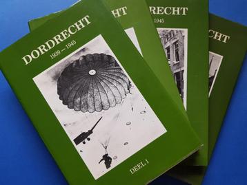 Dordrecht 1939 - 1945 (deel 1 t/m 4) beschikbaar voor biedingen