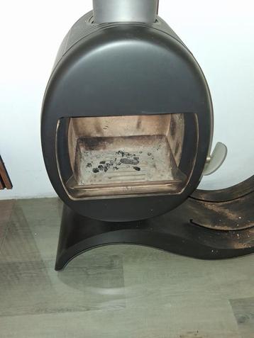 Stijlvolle Houtkachel - Vrijstaand beschikbaar voor biedingen