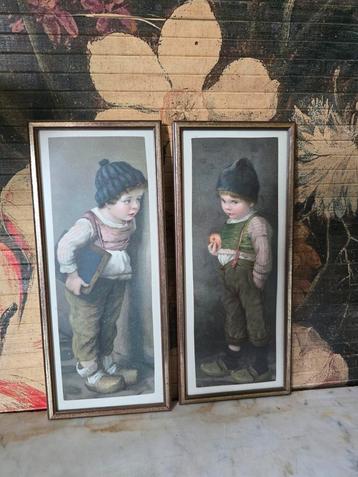 Oude brocante prentjes schooljongens  beschikbaar voor biedingen