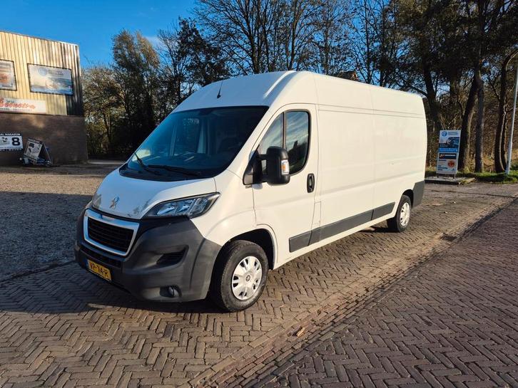 Peugeot Boxer met laadklep 2500kg trekgewicht !! 130PK 2015, Auto's, Bestelauto's, Bedrijf, Peugeot, Diesel, Handgeschakeld, Origineel Nederlands
