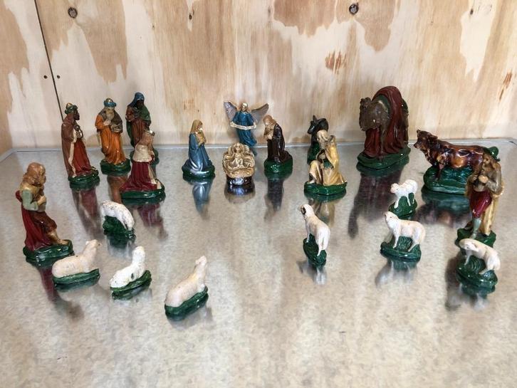 Antieke kerststal beeldjes, Diversen, Kerst, Gebruikt, Ophalen of Verzenden