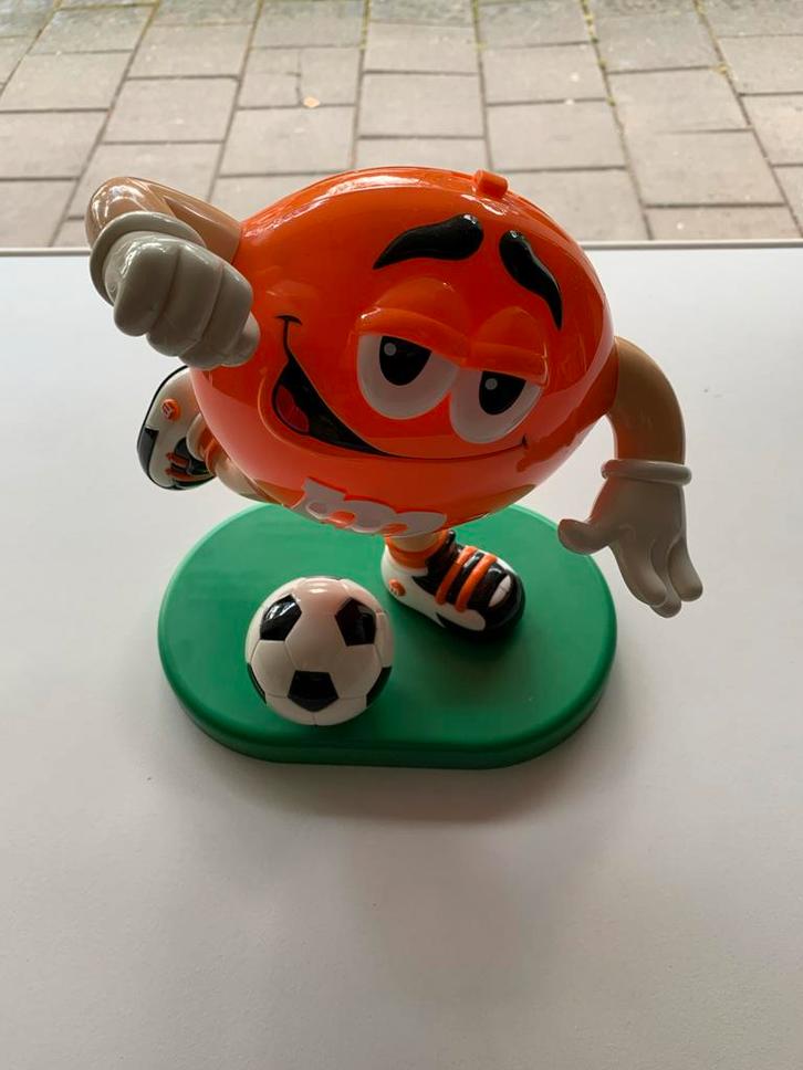 M&M's Snoep Dispenser - Oranje Voetballer, Verzamelen, Poppetjes en Figuurtjes, Zo goed als nieuw, Ophalen of Verzenden