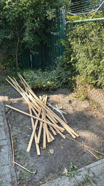 Gratis brandhout beschikbaar voor biedingen
