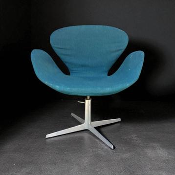 Early swan chair Arne Jacobsen Fritz Hansen 1966 Danmark   0 beschikbaar voor biedingen