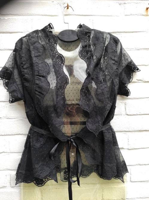 Zwart kanten bloesje / topje, Kleding | Dames, Tops, Zo goed als nieuw, Maat 36 (S), Zwart, Zonder mouw, Ophalen of Verzenden