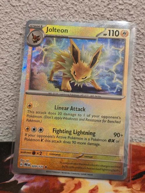 Pokemon Jolteon (reverse pokebal) 029/131, Hobby en Vrije tijd, Verzamelkaartspellen | Pokémon, Zo goed als nieuw, Ophalen of Verzenden
