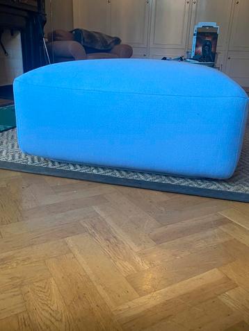 Lichtblauwe Fest Poef / Hooker - Zo Goed Als Nieuw beschikbaar voor biedingen