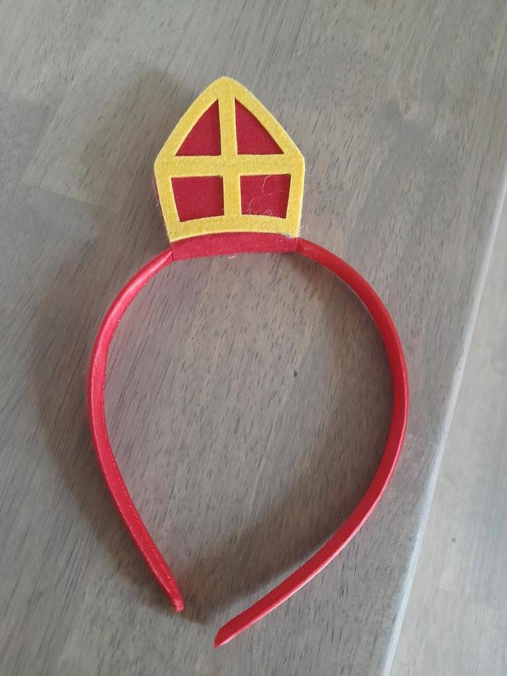 1 x gebruikte Sinterklaas Haarband -, Diversen, Sinterklaas, Nieuw, Ophalen
