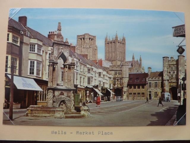Ansichtkaart Engeland - Wells The market place, Ophalen of Verzenden, Zo goed als nieuw