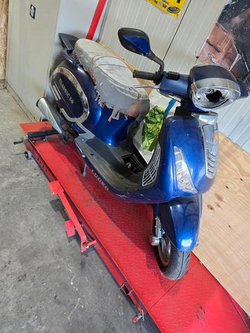 Luuko scooter  met blauw kenteken  beschikbaar voor biedingen