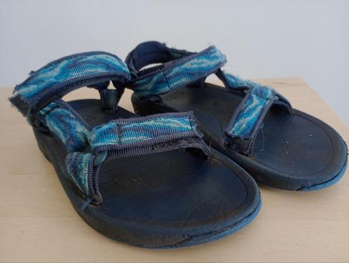 Teva sandalen maat 33-34, Kinderen en Baby's, Kinderkleding | Schoenen en Sokken, Gebruikt, Schoenen, Jongen of Meisje, Ophalen of Verzenden