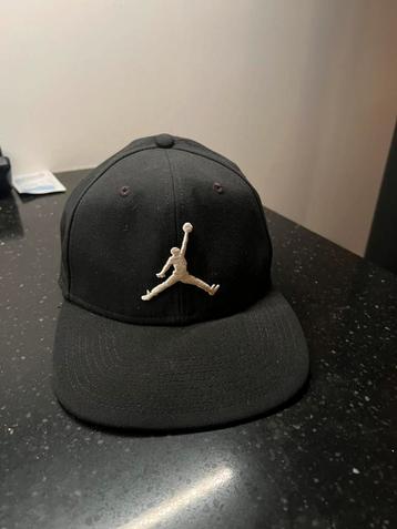 Zwarte Jordan Pet beschikbaar voor biedingen