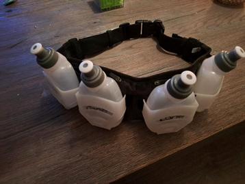 Heupgordel met waterflesjes, nieuw beschikbaar voor biedingen
