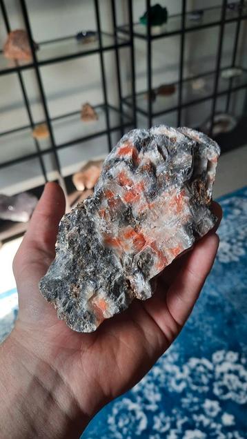 Regenboog calciet beschikbaar voor biedingen