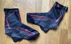 Regenhoes voor (wielren)schoenen zwart/rood maat L, Fietsen en Brommers, Fietsaccessoires | Fietskleding, Schoenen, Ophalen of Verzenden