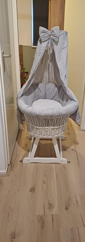 Babywieg beschikbaar voor biedingen