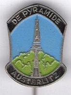 Pyramide Austerlitz zilverkleurig speldje ( U_134 ), Verzamelen, Speldjes, Pins en Buttons, Verzenden, Zo goed als nieuw, Stad of Land
