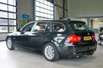 BMW 3-serie Touring 318i Corporate Lease Luxury Line | TREKH, Auto's, BMW, Euro 5, 4 cilinders, Zwart, Handgeschakeld