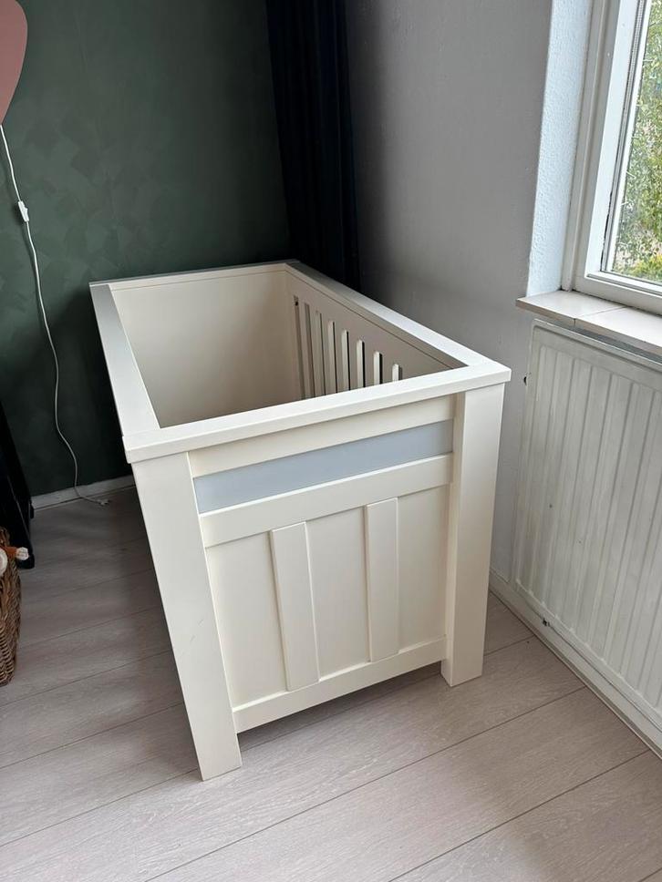 TWF ledikant, commode en wandplank, Kinderen en Baby's, Kinderkamer | Complete kinderkamers, Gebruikt, Jongetje of Meisje, Ophalen