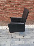Gratis leren stoelen 4x, Huis en Inrichting, Ophalen, Gebruikt, Zwart, Metaal