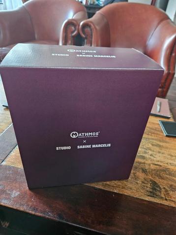 Mathmos X Sabine Marcelis Bordeauxrode Lavalamp beschikbaar voor biedingen