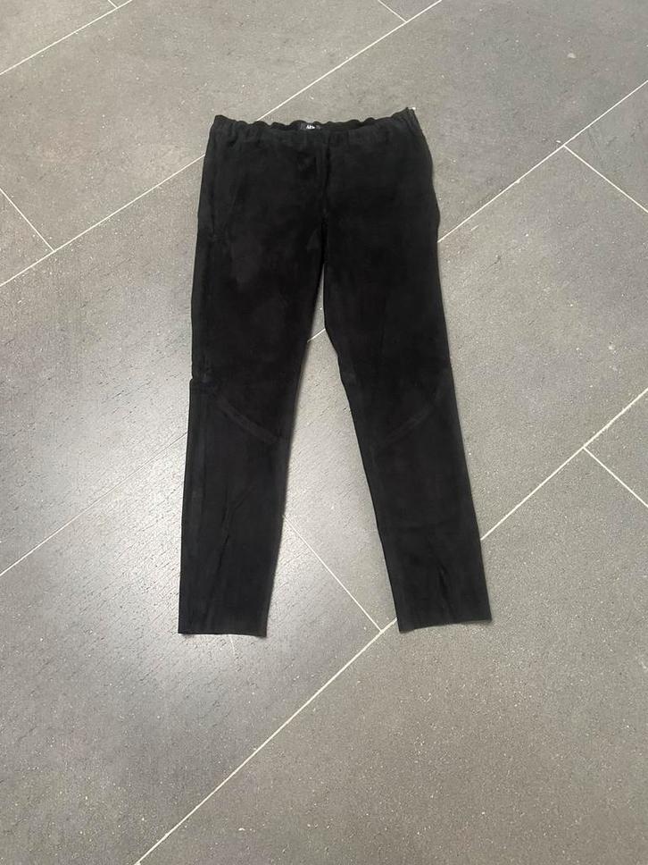 Arma suède broek.  Nieuw., Kleding | Dames, Broeken en Pantalons, Nieuw, Maat 42/44 (L), Zwart, Lang, Verzenden