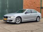 BMW 3-Serie 1.6I 320EDE 125KW Aut8 (f30) 2014 Grijs, Auto's, BMW, Zwart, 4 cilinders, Origineel Nederlands, 19 km/l