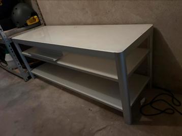 TV meubel van mat wit glas TEAB beschikbaar voor biedingen