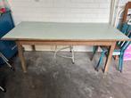 Frans brocante houten tafel met formica blad, Huis en Inrichting, Tafels | Eettafels, Ophalen, Zo goed als nieuw, Rechthoekig