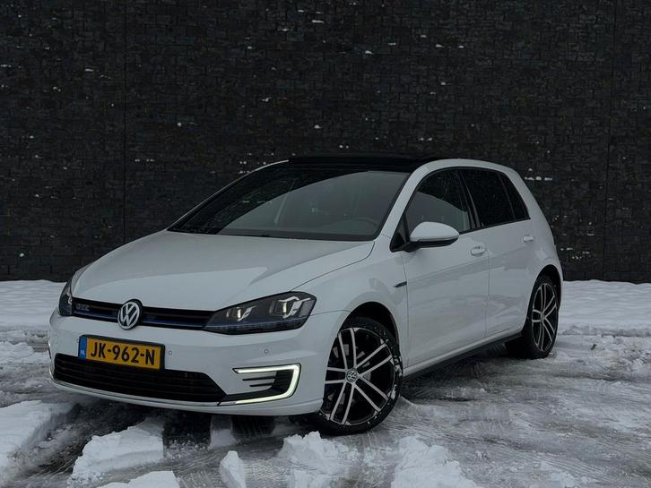 Volkswagen Golf 1.4 TSI Phev 204pk 5D DSG 2015 Wit, Auto's, Volkswagen, Particulier, Golf, ABS, Achteruitrijcamera, Adaptieve lichten