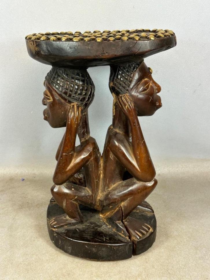 251051 Afrikaans krukje van de Chokwe uit Angola., Antiek en Kunst, Kunst | Niet-Westerse kunst, Ophalen of Verzenden