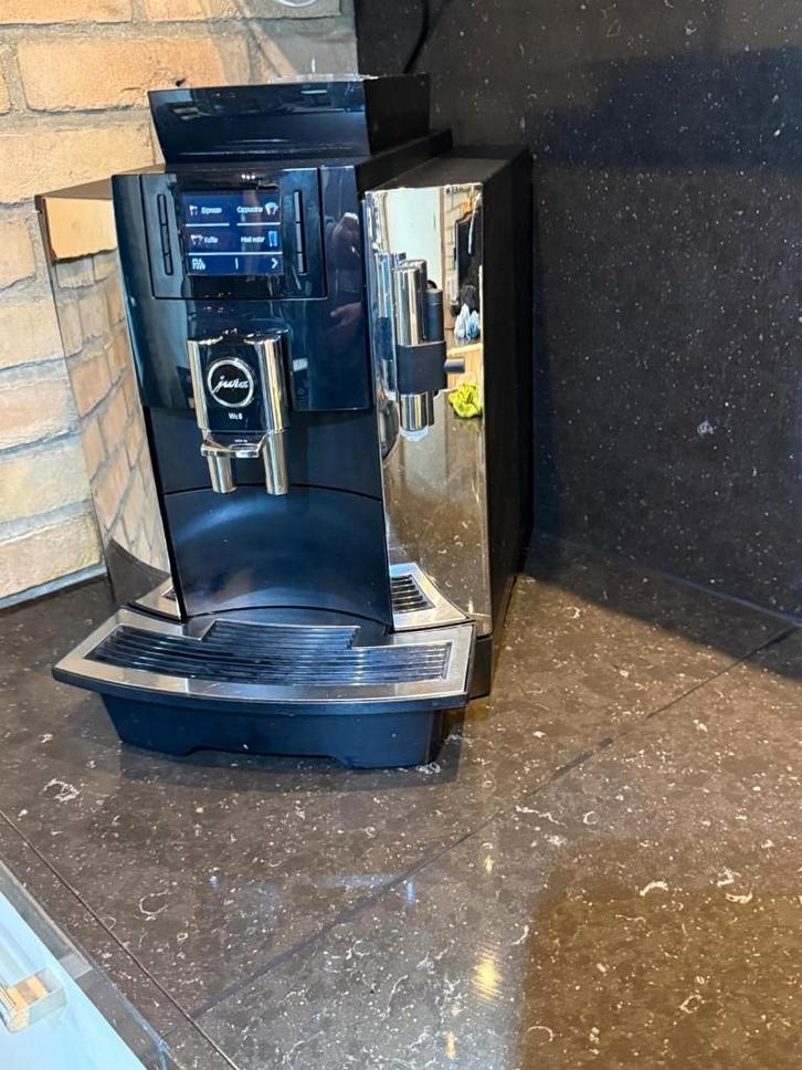 Jura WE8 chrome met groot onderhoud, Witgoed en Apparatuur, Koffiezetapparaten, Zo goed als nieuw, Koffiebonen, Koffiemachine