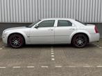 Chrysler 300C 2.7 V6 Automaat | Youngtimer | NAP | Scherm, Auto's, Chrysler, Automaat, Gebruikt, Bedrijf, Euro 4