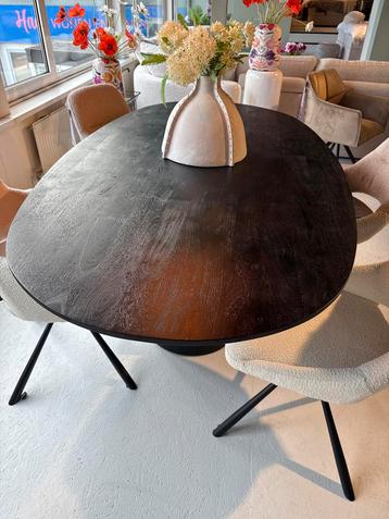 Ovale eettafel 2 meter - Showroommodel beschikbaar voor biedingen
