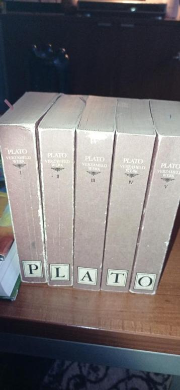 Plato verzameld werk 5 delen! Lees aub de tekst!