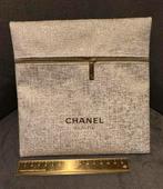 Chanel make-up tasje goud/ beige, Sieraden, Tassen en Uiterlijk, Toilettassen, Nieuw, Beige, Dame, Verzenden