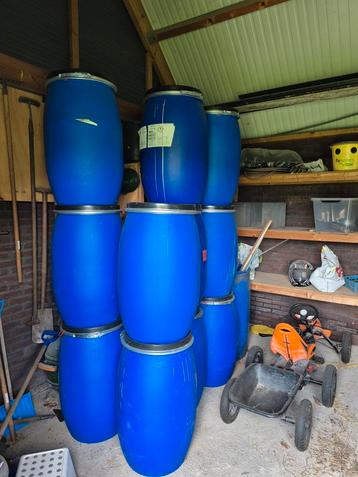 Regenton / voerton / blauw vat  beschikbaar voor biedingen