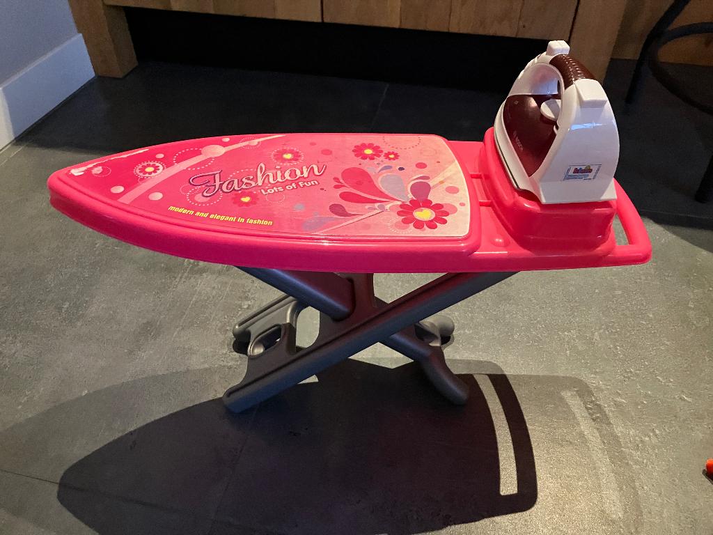 Kinder strijkplank en strijkijzer, Kinderen en Baby's, Speelgoed | Overig, Ophalen of Verzenden, Gebruikt, Meisje