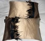 2 luxe kussens van brons sierkussens zo gaaf goud zwart, Huis en Inrichting, Woonaccessoires | Kussens, Ophalen of Verzenden, Zo goed als nieuw