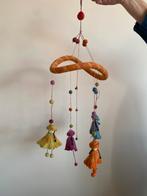Handgemaakte vilten baby mobiel met poppetjes, Kinderen en Baby's, Ophalen of Verzenden, Nieuw, Mobiel, Met geluid