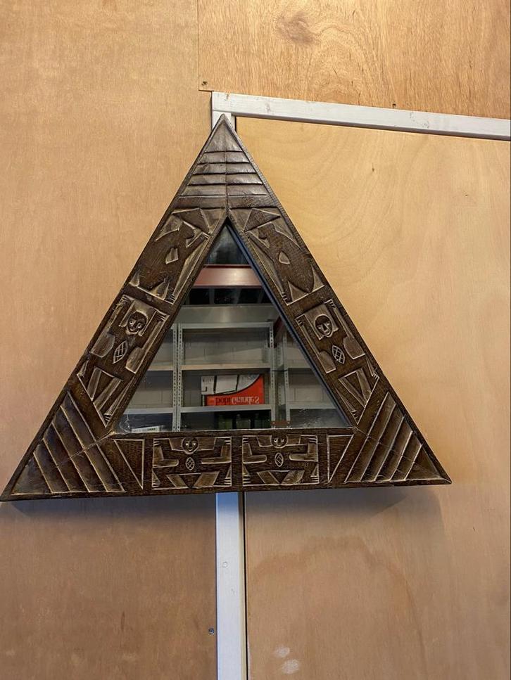 Unieke Driehoekige Spiegel met Houten Frame, Huis en Inrichting, Woonaccessoires | Spiegels, Gebruikt, 50 tot 75 cm, Minder dan 100 cm