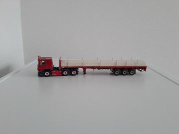 Scania Low cab Mook Transport met platte trailer en lading . beschikbaar voor biedingen